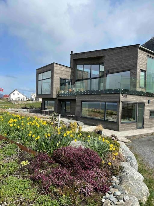 Beach Front Appartments In Design Eco-Villa Ulsteinvik Kültér fotó