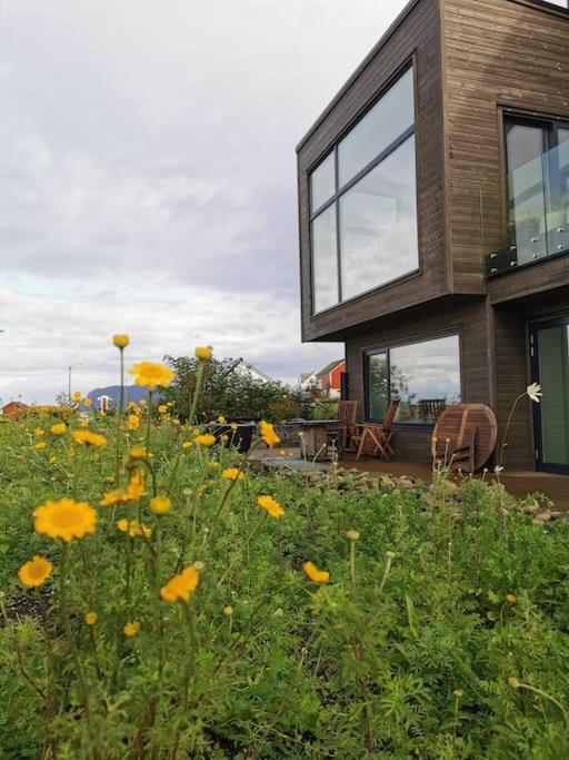 Beach Front Appartments In Design Eco-Villa Ulsteinvik Kültér fotó